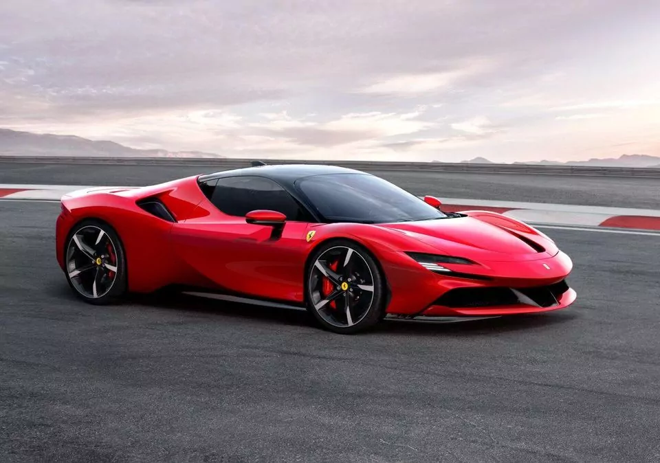 Ferrari SF90 - immagine auto
